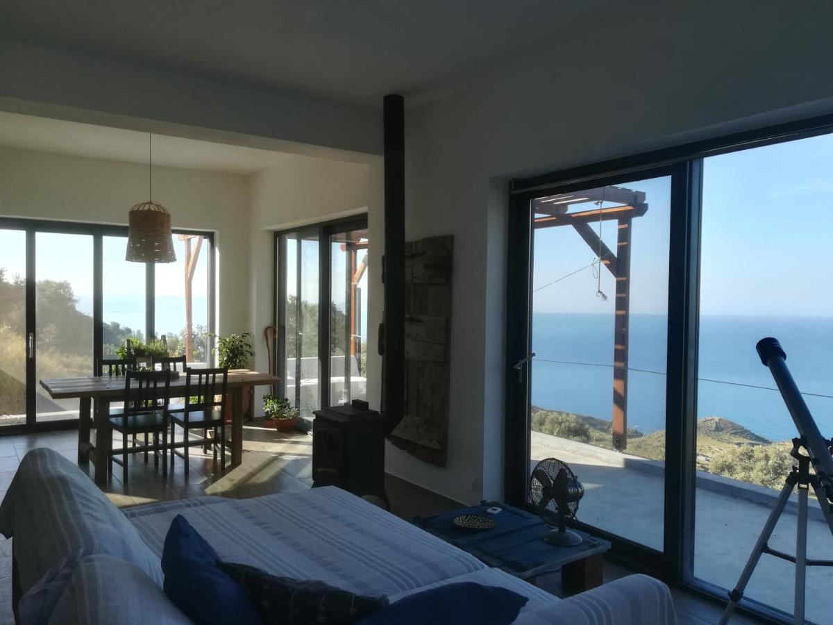 Sea Breeze Ecological Villa อาเยียกาลินี ภายนอก รูปภาพ